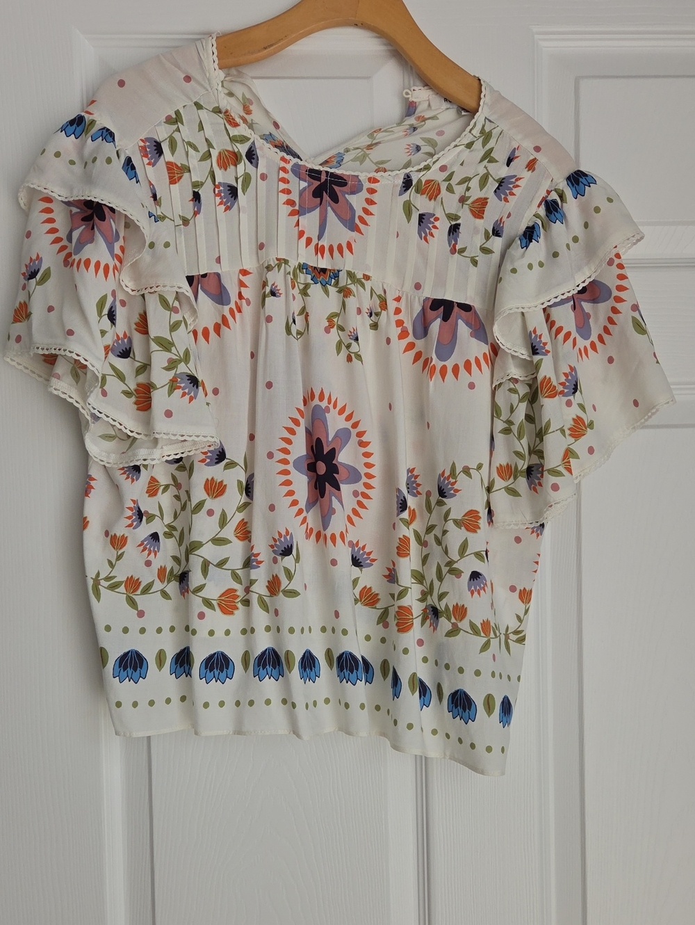 Rose & Olive Cream Floral Ruffle Sleeve Blouse